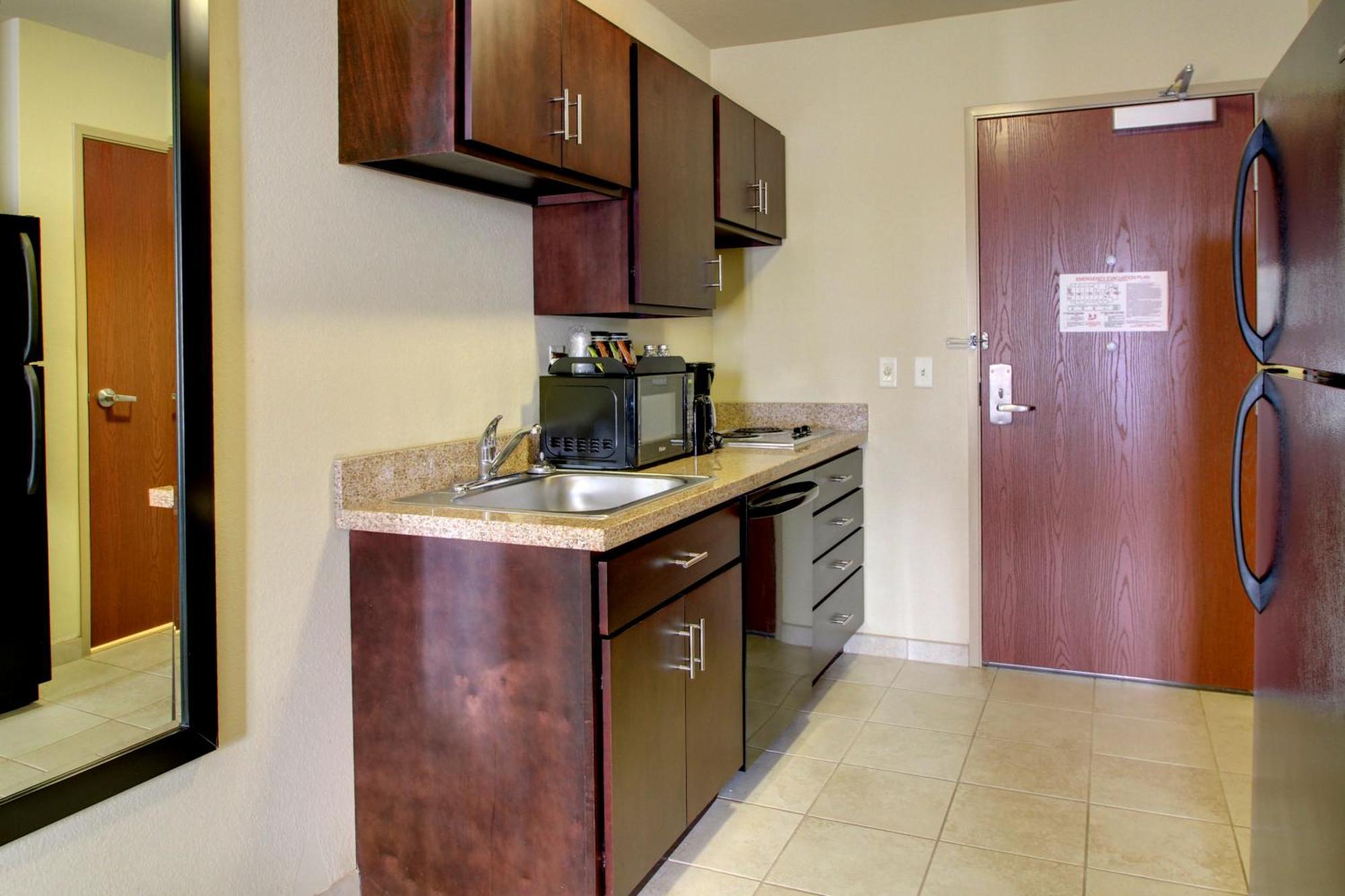 Cobblestone Hotel & Suites - Beulah Szoba fotó